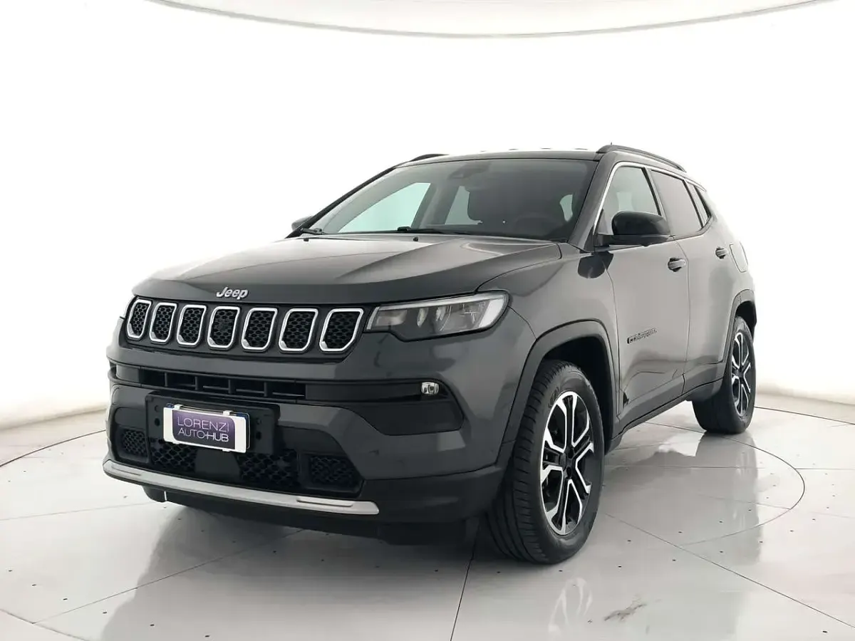 Usata Jeep Compass 131 CV (96 kW) 2023 Grigio metallizzato SUV