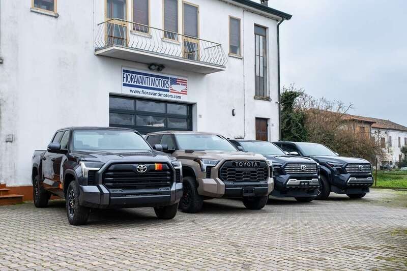 Nuova Toyota Tundra SR 394 CV (289 kW) 2025 Grigio Pick-up