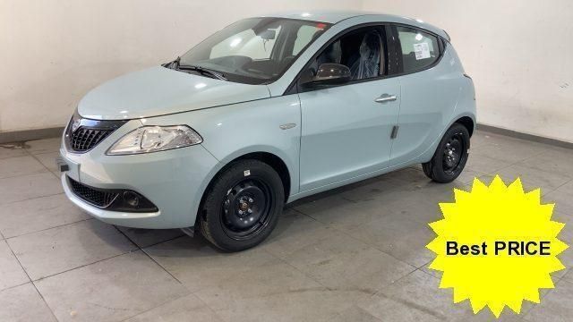 Usata Lancia Ypsilon Silver 69 CV (50 kW) 2023 Verde Utilitaria