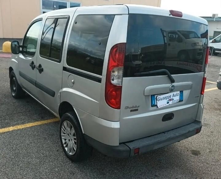 Usata Fiat Doblò 69 CV (50 kW) 2007 Argento Monovolume