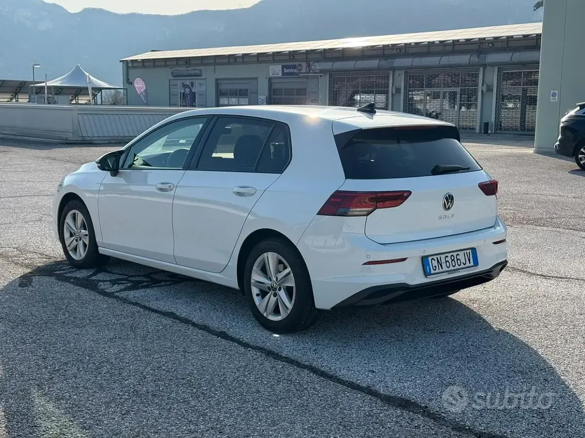 Usata VW Golf VIII Edition 150 CV (110 kW) 2019 Bianco Berlina