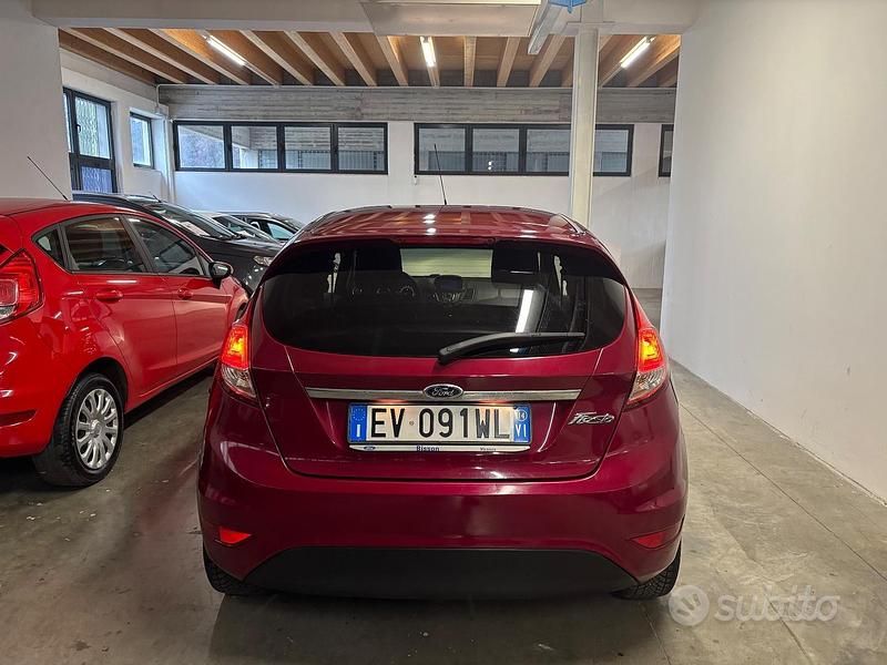 Gebraucht Ford Fiesta Titanium 75 PS (55 kW) 2014 Violett Limousine