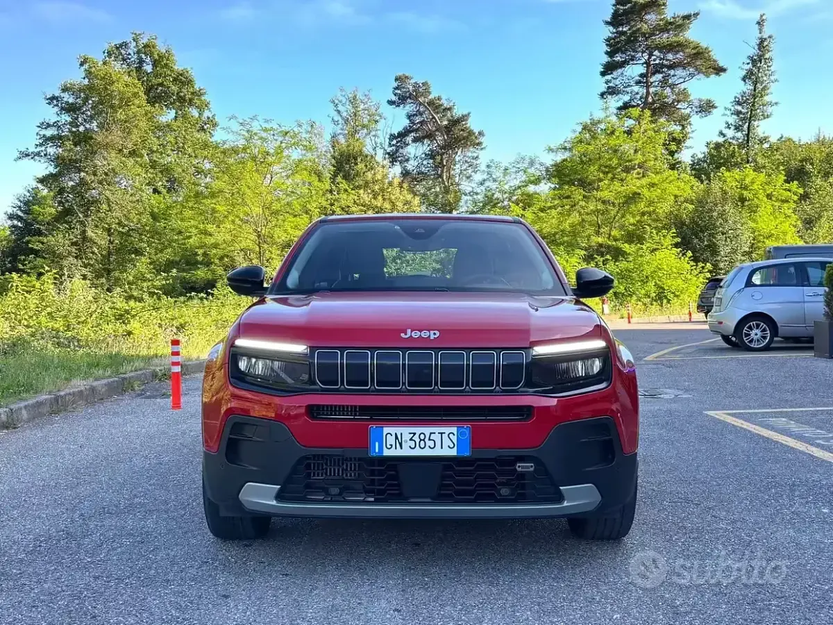 Usata Jeep Avenger Summit 101 CV (74 kW) 2023 Rosso SUV