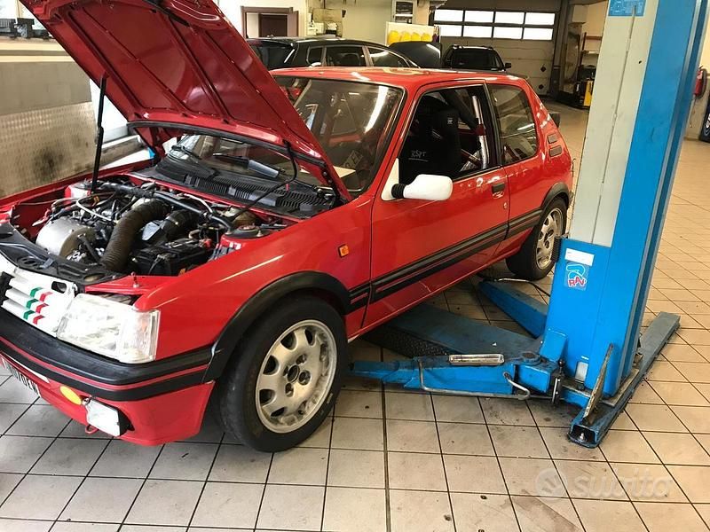 Usata Peugeot 205 1985 Rosso Utilitaria