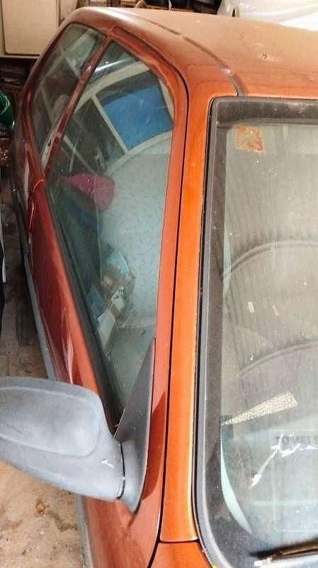 Usata Citroën Saxo 60 CV (44 kW) 1997 Arancione Utilitaria