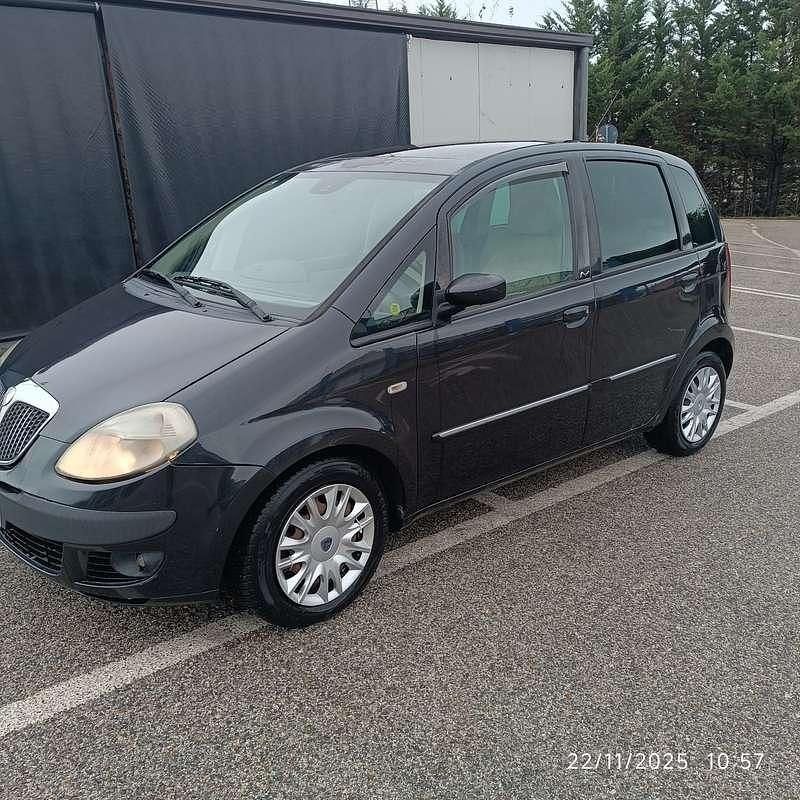 Usata Lancia Musa 101 CV (74 kW) 2004 Monovolume