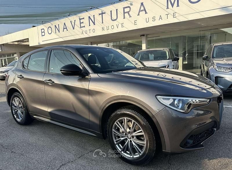 Usata Alfa Romeo Stelvio Business 190 CV (139 kW) 2022 Grigio SUV