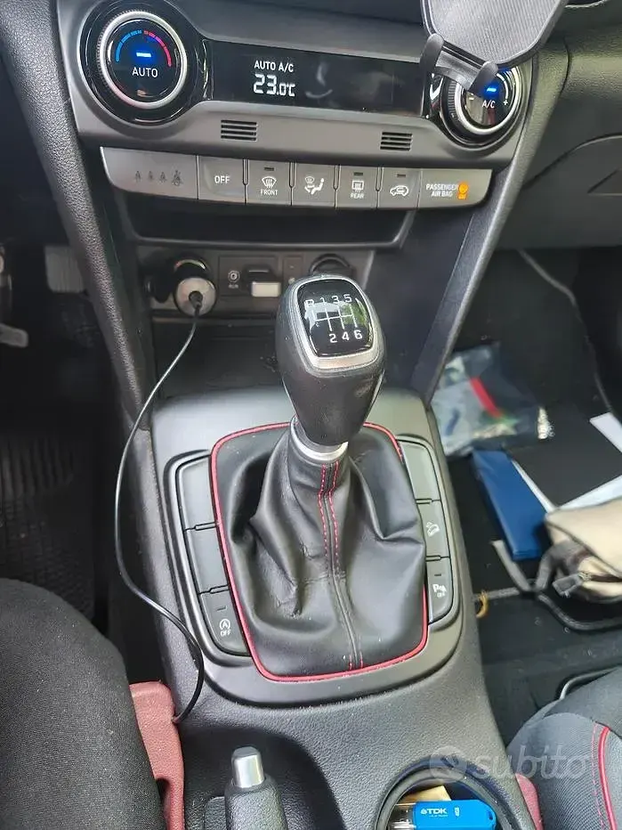 Usata Hyundai Kona Xpossible 120 CV (88 kW) 2018 Nero SUV