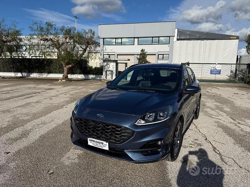 Blu/azzurro Usata 2022 Ford Kuga ST-Line SUV | 18.800 € (Buon prezzo) - Immagine 1/4