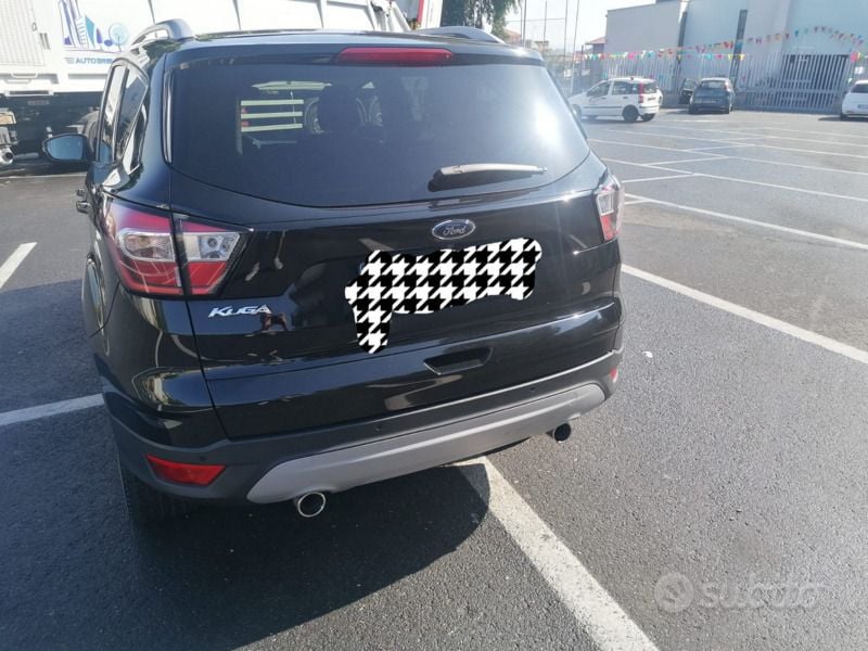 Nero Usata 2017 Ford Kuga Business Edition SUV | 17.500 € (Buon prezzo) - Immagine 1/4