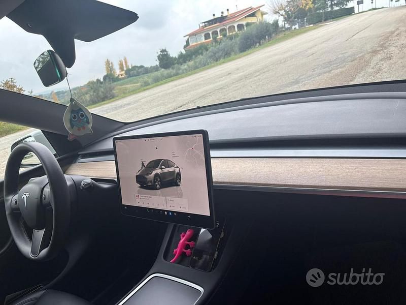 Usata Tesla Model Y 250 kW (340 CV) 2023 Bianco SUV