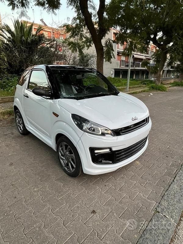 Bianco Usata 2017 Ligier JS50 Due volumi | 7499 € (Buon prezzo) - Immagine 1/4