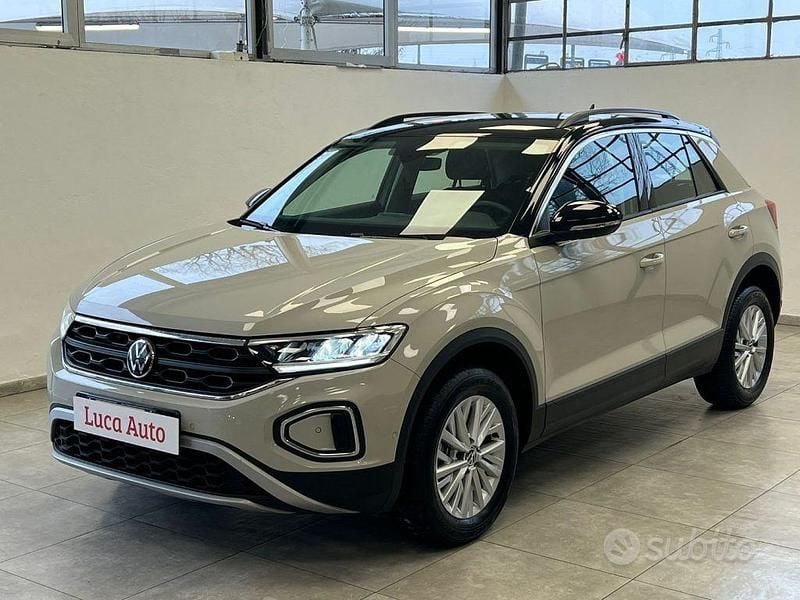 Usata VW T-Roc 110 CV (80 kW) 2024 Grigio SUV