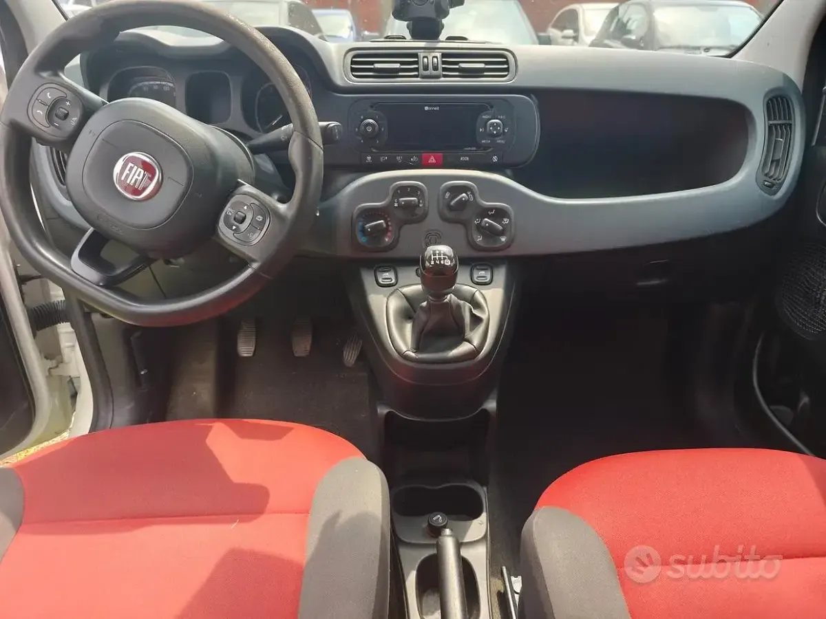 Usata Fiat Panda 4x4 S 84 CV (61 kW) 2019 Bianco Utilitaria