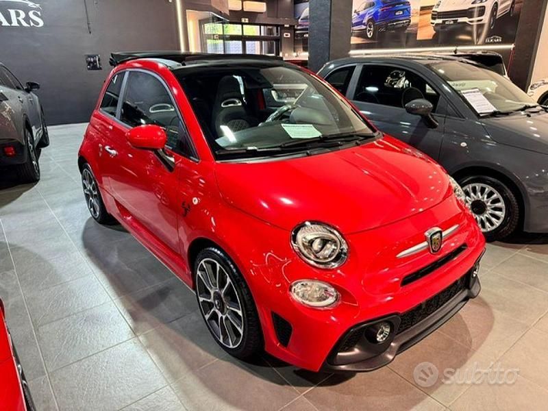 Usata Abarth 595C 145 CV (106 kW) 2021 Rosso Cabrio