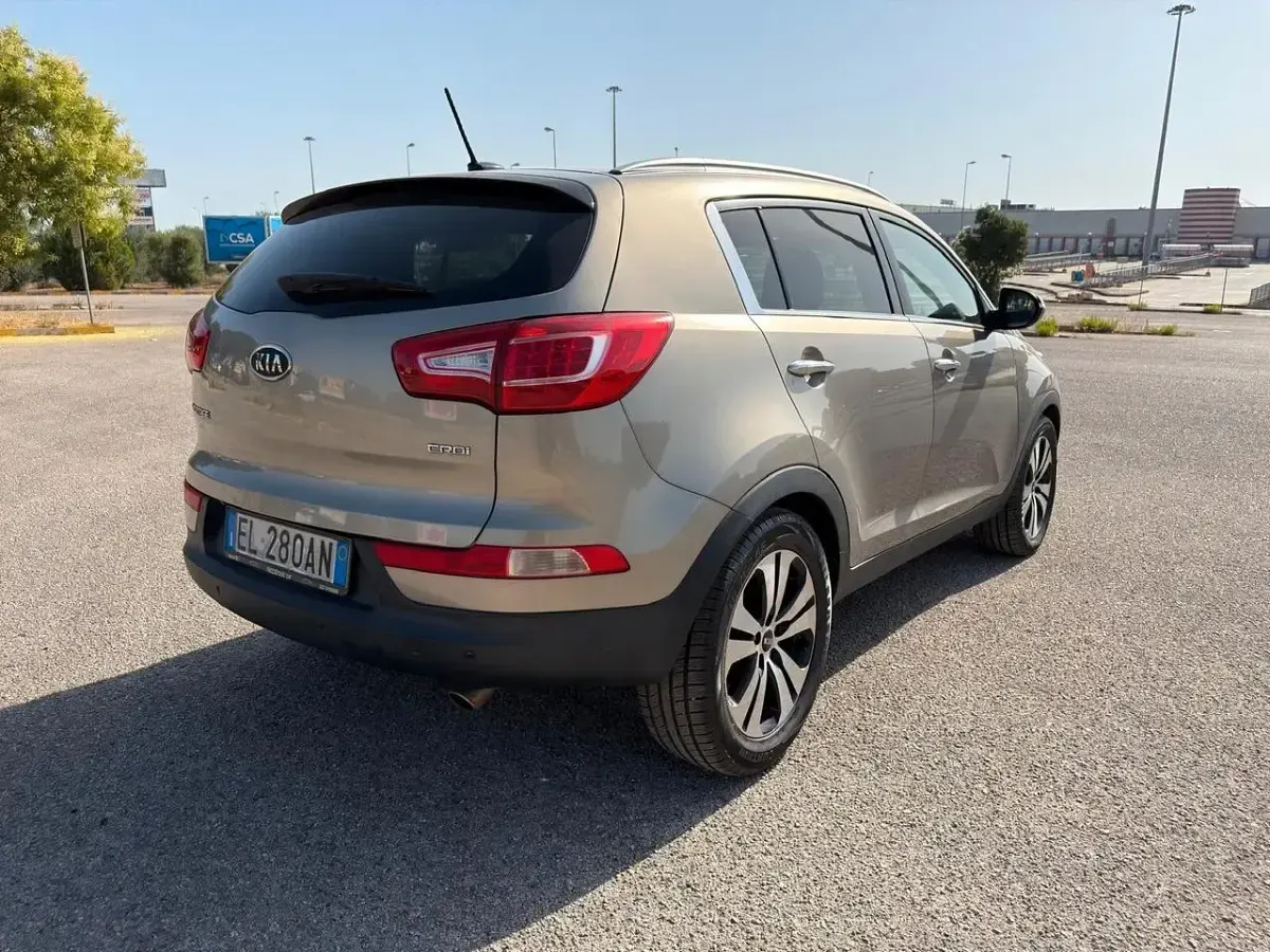 Usata Kia Sportage Plus 116 CV (85 kW) 2012 Oro SUV