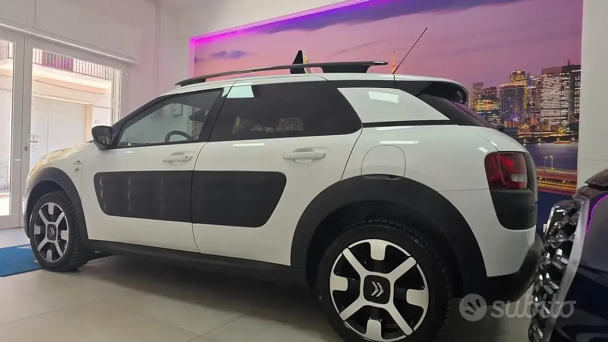 Usata Citroën C4 Cactus Shine 99 CV (72 kW) 2017 Bianco Utilitaria