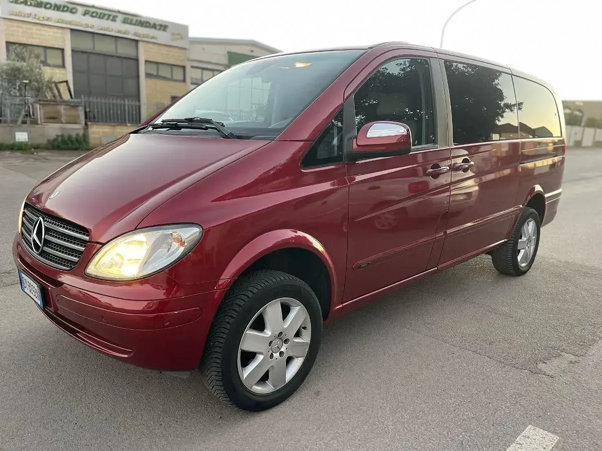 Usata Mercedes Viano 150 CV (110 kW) 2010 Rosso Monovolume