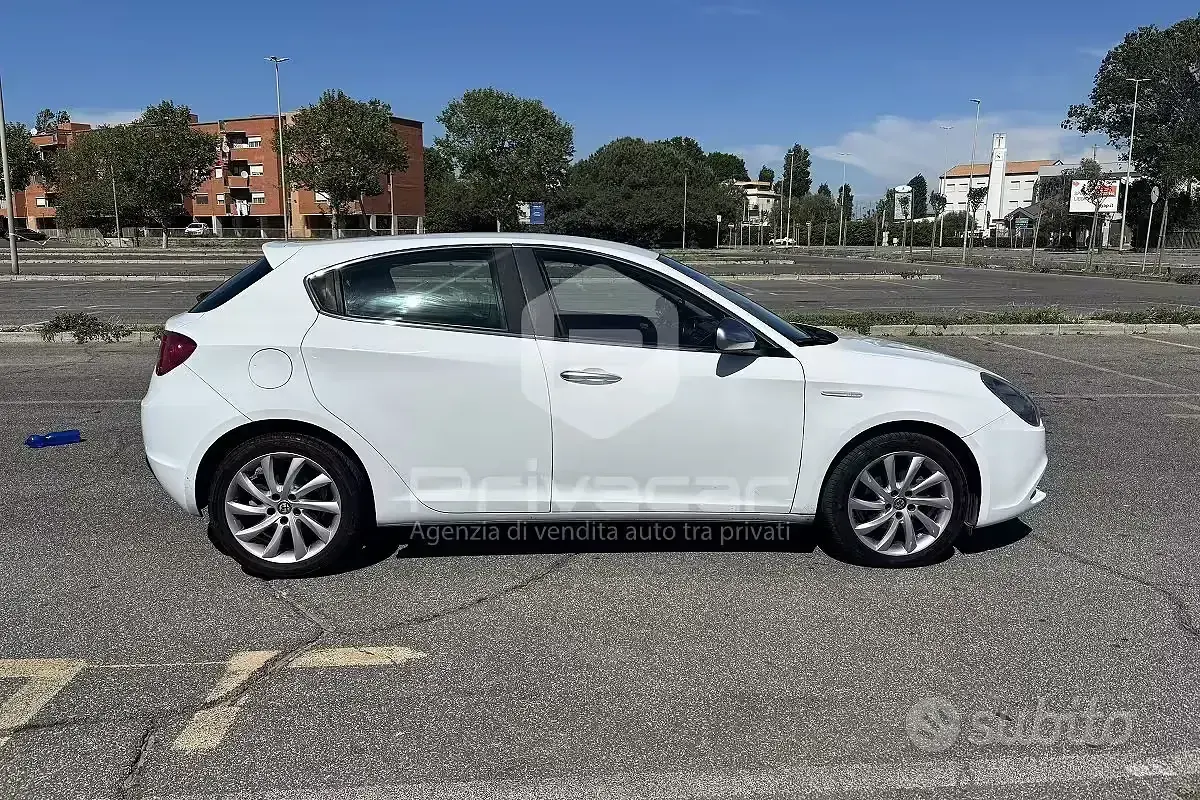 Occasion Alfa Romeo Giulietta 120 ch (88 kW) 2016 Blanc Citadine