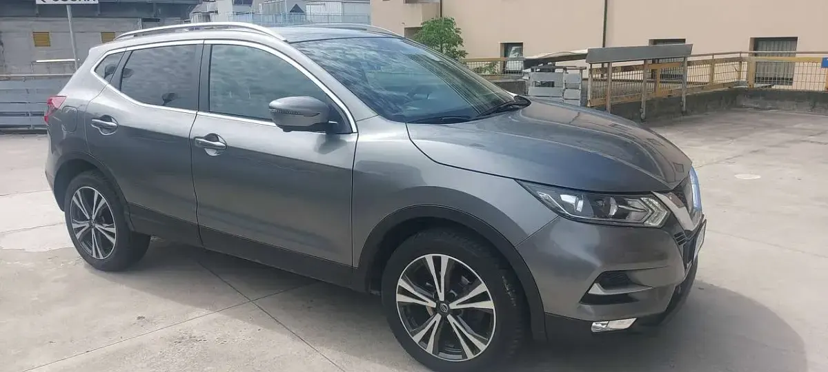 Usata Nissan Qashqai Tekna 110 CV (80 kW) 2018 Grigio SUV