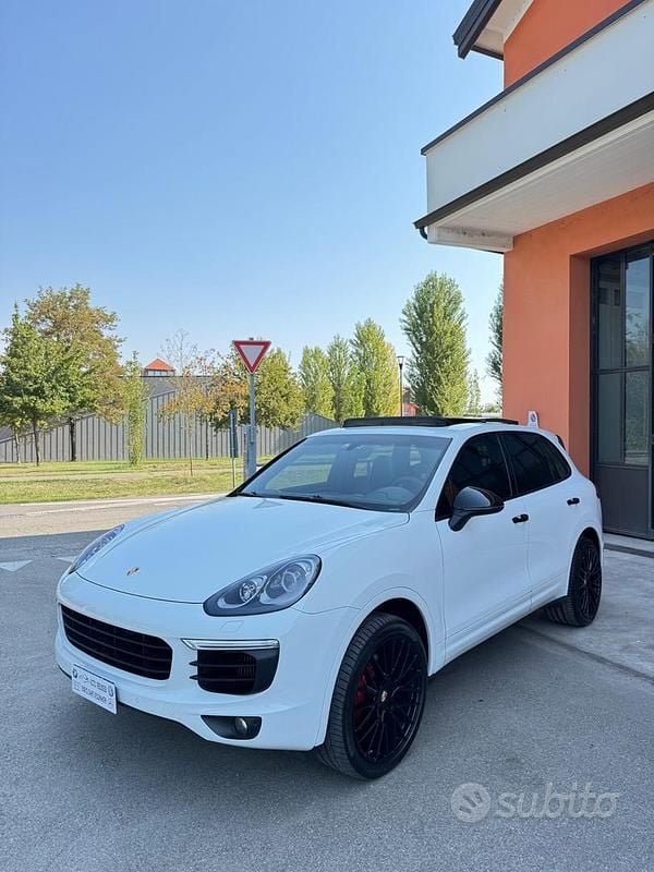 Bianco Usata 2016 Porsche Cayenne SUV | 25.999 € (Buon prezzo) - Immagine 1/4