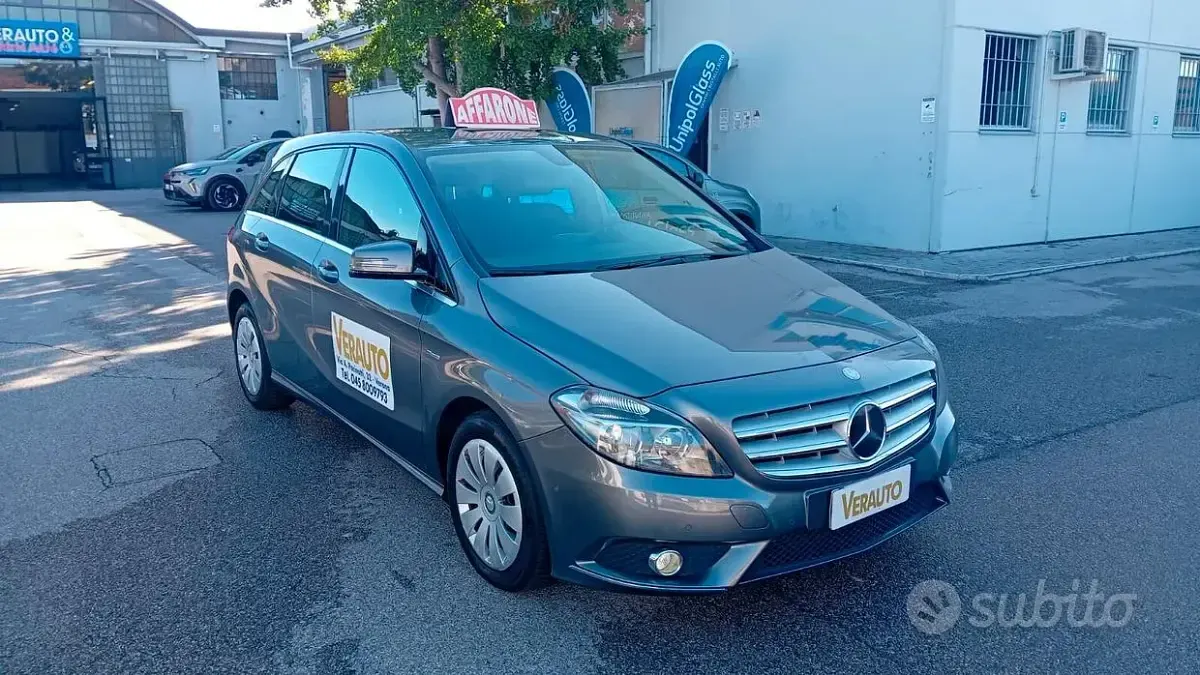 Usata Mercedes B180 Executive 109 CV (80 kW) 2012 Grigio Monovolume