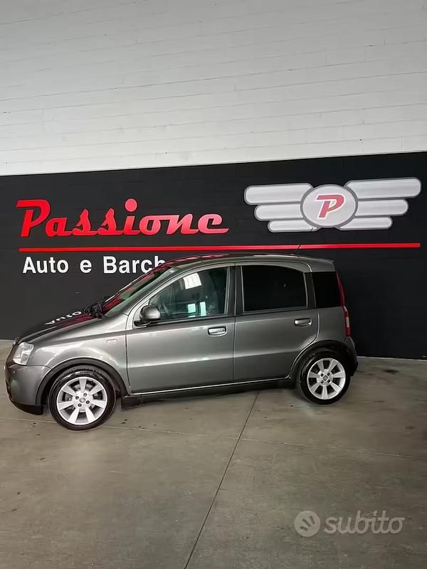 Usata Fiat Panda 100 CV (73 kW) 2010 Grigio Utilitaria
