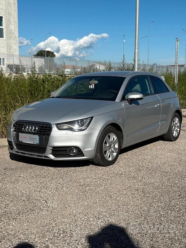 Usata Audi A1 Comfort 86 CV (63 kW) 2011 Grigio Utilitaria