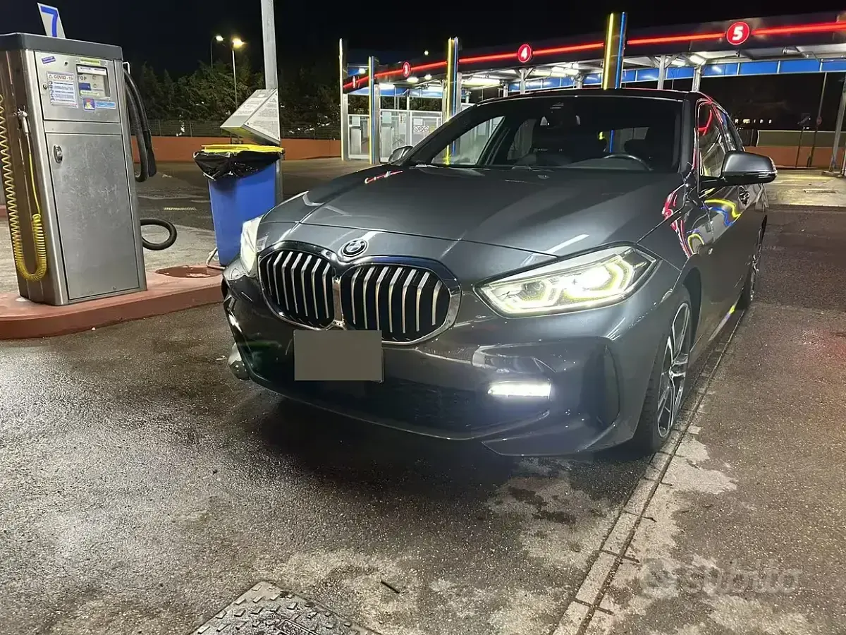 Usata BMW 116 M Sport 116 CV (85 kW) 2021 Grigio Utilitaria