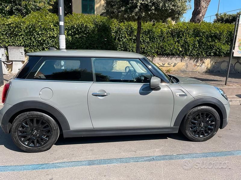 Usata Mini ONE 100 CV (73 kW) 2019 Grigio Utilitaria
