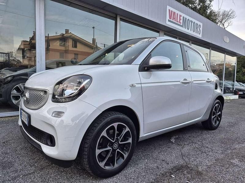 Bianco Usata 2016 Smart ForFour Proxy Utilitaria | 7800 € (Ottimo prezzo) - Immagine 1/4