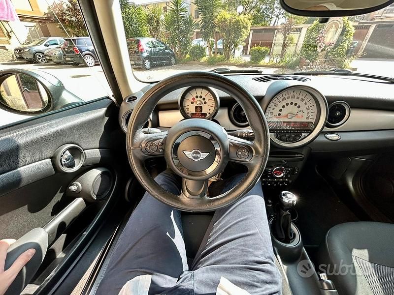 Usata Mini Cooper D 112 CV (82 kW) 2011 Grigio Utilitaria