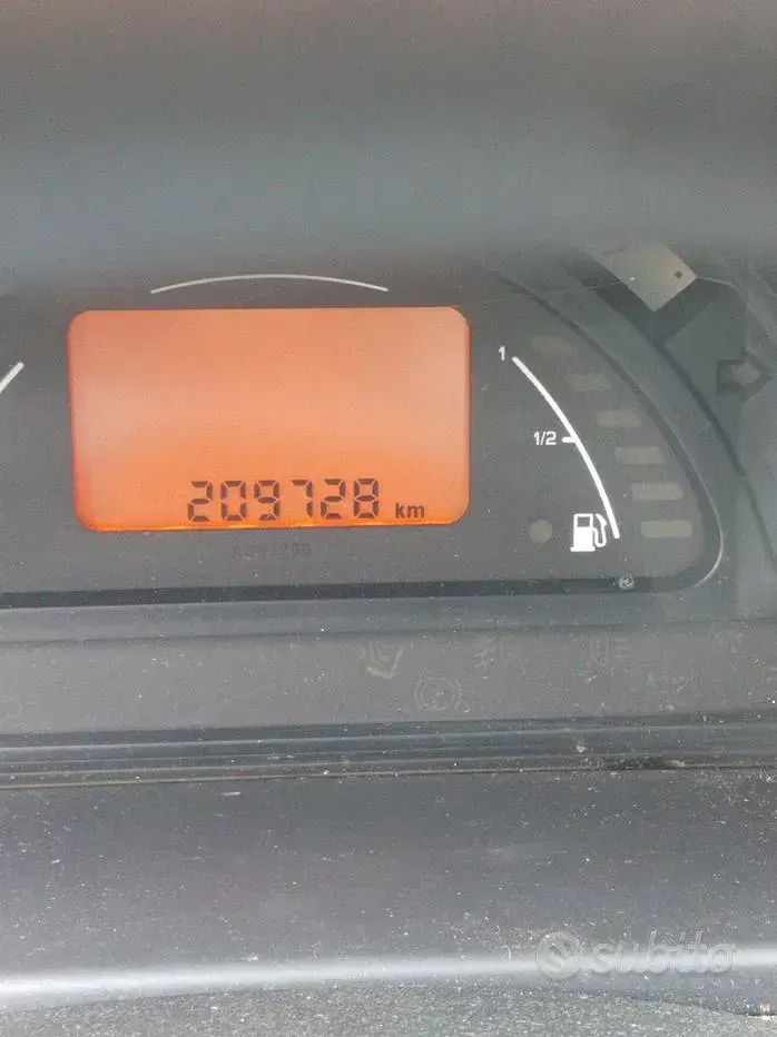 Usata Citroën C3 60 CV (44 kW) 2002 Grigio Utilitaria