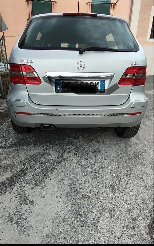 Usata Mercedes 180 2007 Grigio Berlina