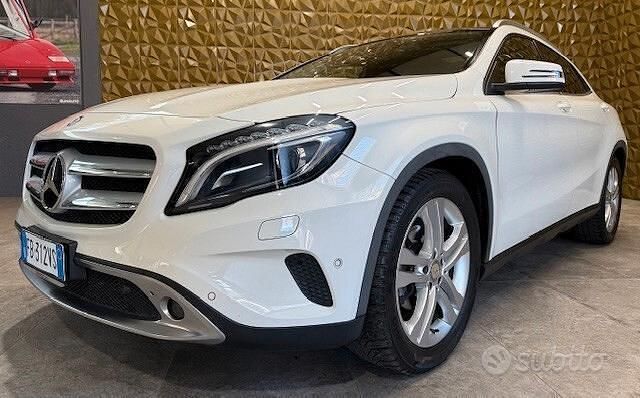 Usata Mercedes GLA180 108 CV (79 kW) 2015 Bianco SUV