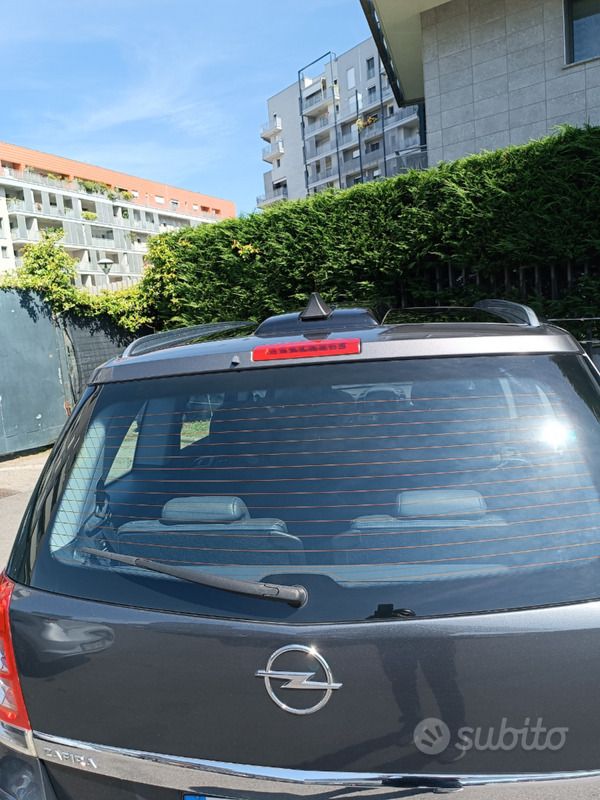 Usata Opel Zafira 97 CV (71 kW) 2008 Grigio Monovolume