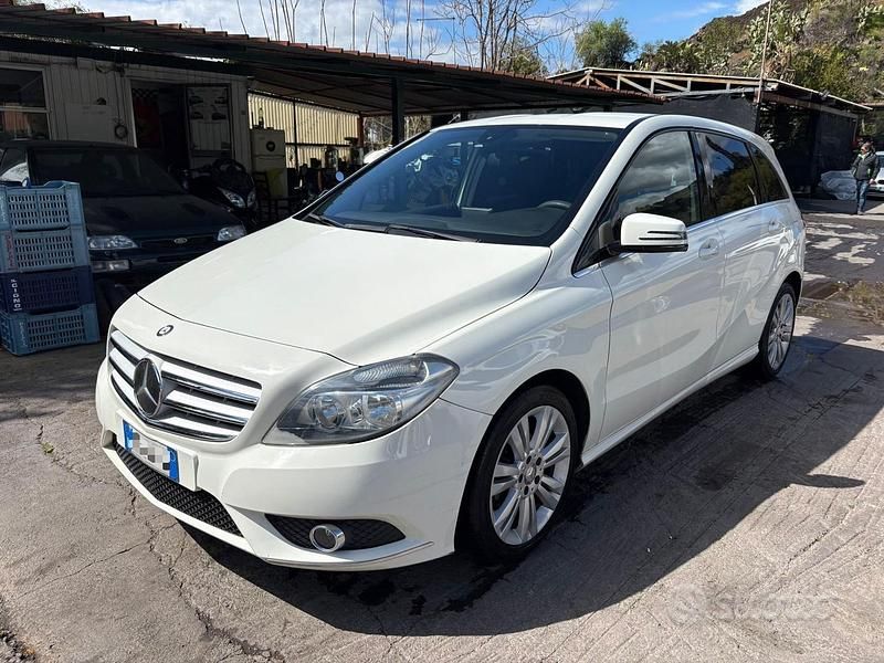 Usata Mercedes B180 Executive 108 CV (79 kW) 2013 Bianco Monovolume