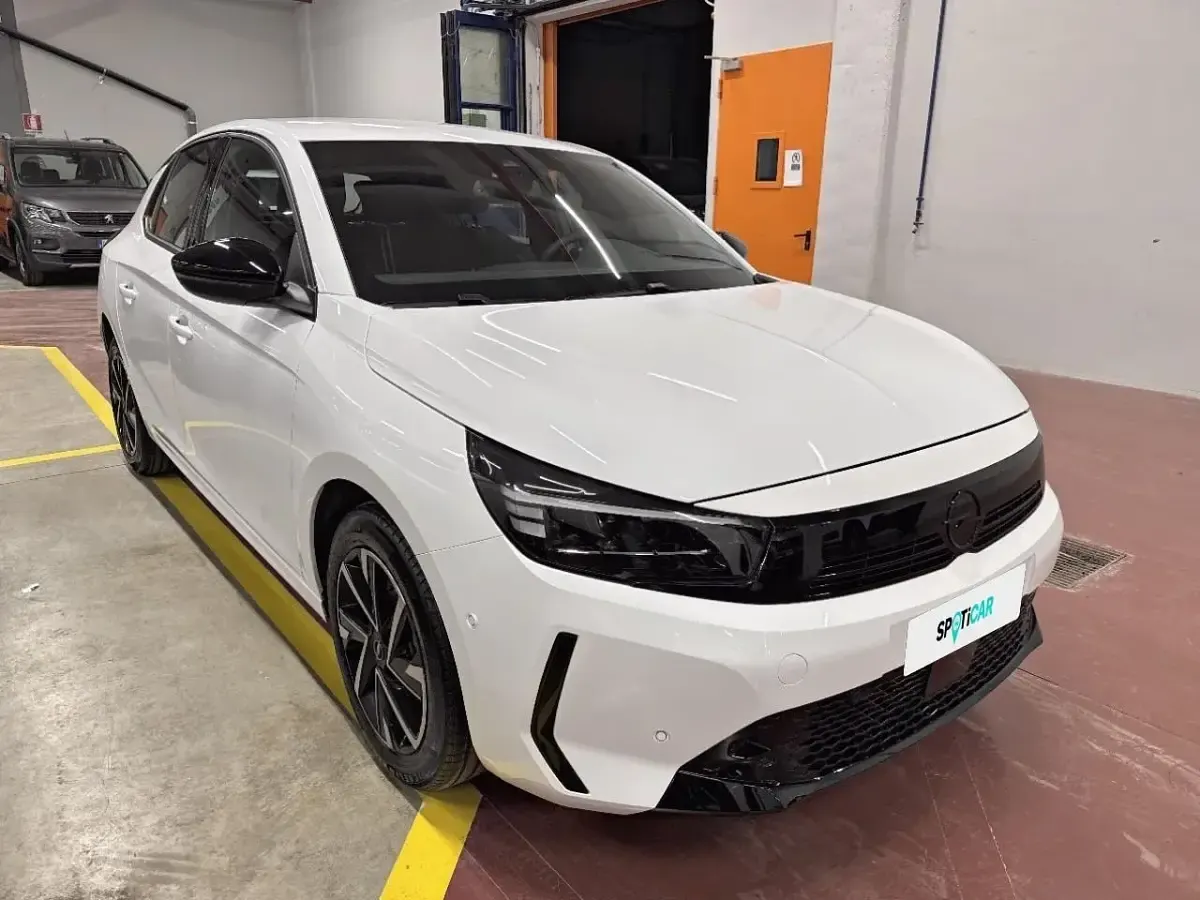 Usata Opel Corsa 101 CV (74 kW) 2025 Bianco Utilitaria