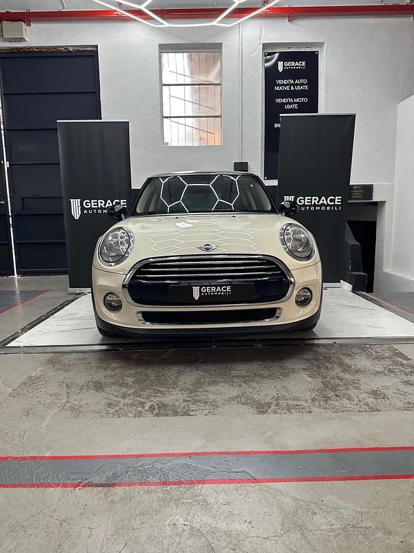 Usata Mini Cooper 116 CV (85 kW) 2017 Giallo Utilitaria