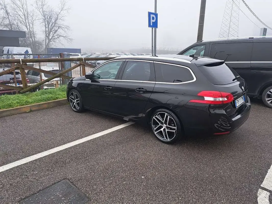 Usata Peugeot 308 SW Business-Line 120 CV (88 kW) 2018 Station wagon