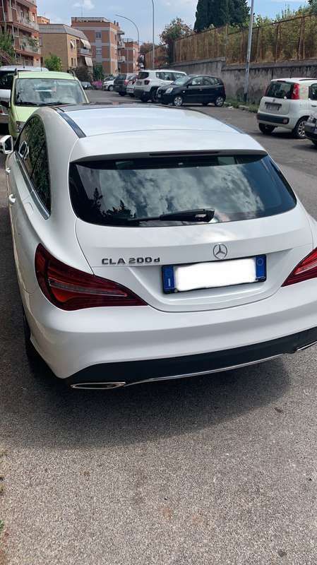 Usata 2019 Mercedes CLA200 Shooting Brake Station wagon | 20.000 € (Buon prezzo) - Immagine 1/4