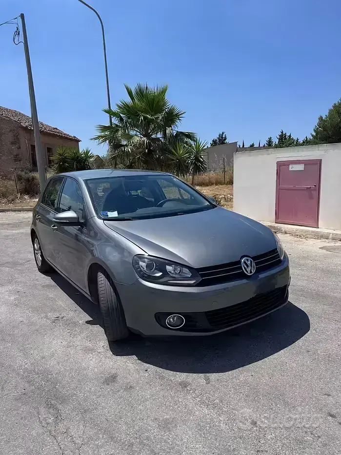 Usata VW Golf VI Comfortline 105 CV (77 kW) 2011 Grigio Utilitaria