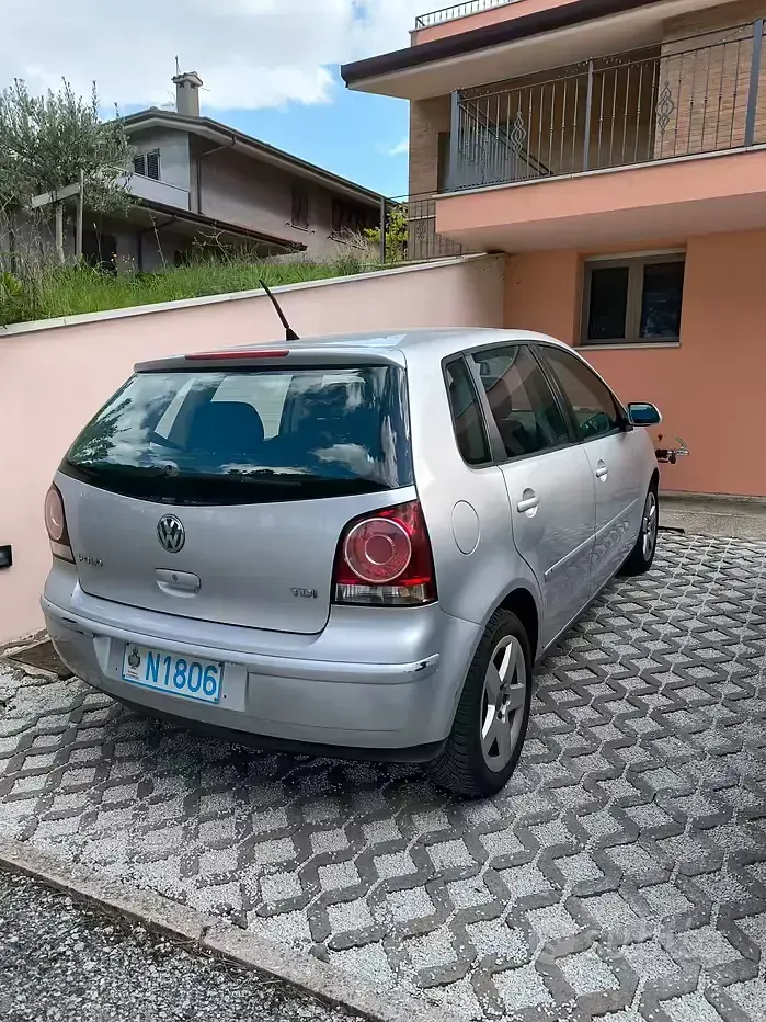 Usata VW Polo Highline 75 CV (55 kW) 2006 Grigio Utilitaria