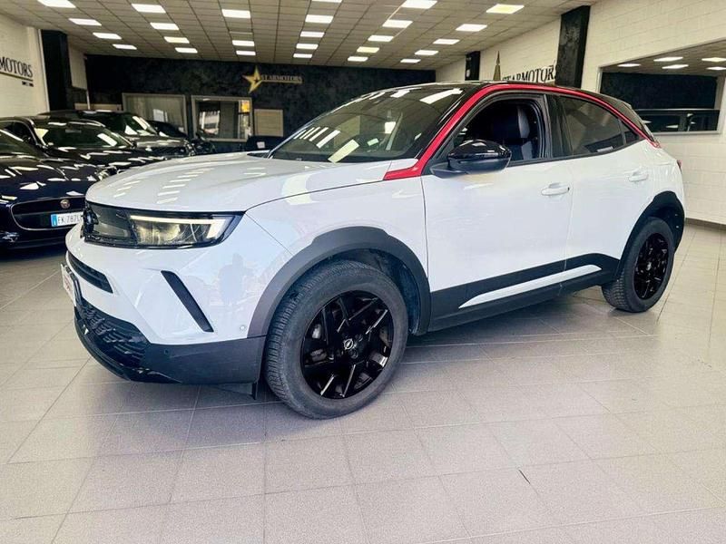 Bianco/nero pastello Usata 2022 Opel Mokka GS Line SUV | 16.900 € (Buon prezzo) - Immagine 1/4