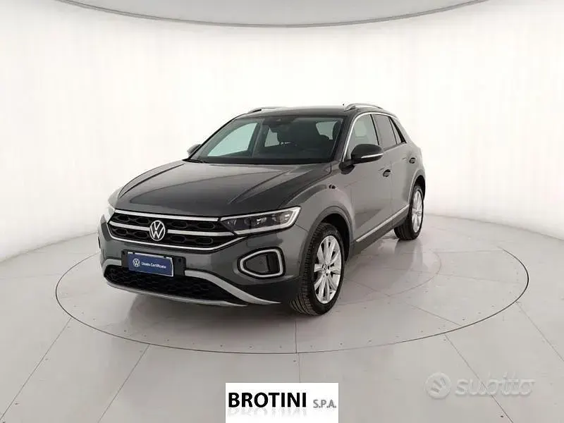 Begagnad VW T-Roc Style 110 HK (80 kW) 2023 SUV