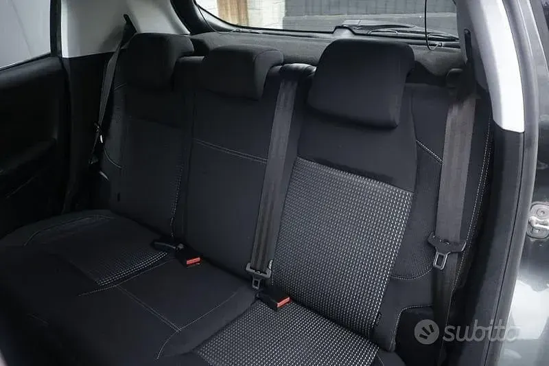 Usata Peugeot 208 Allure 82 CV (60 kW) 2017 Grigio scuro Utilitaria