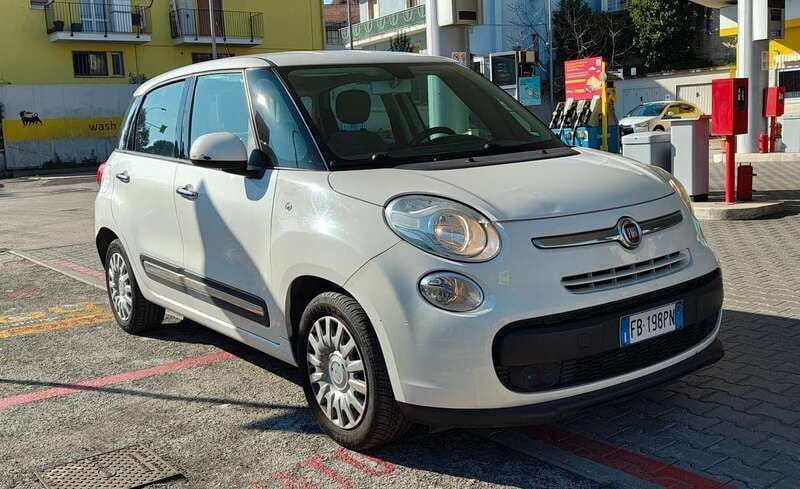 Bianco Usata 2015 Fiat 500L Pop Star Monovolume | 4900 € (Super prezzo) - Immagine 1/4