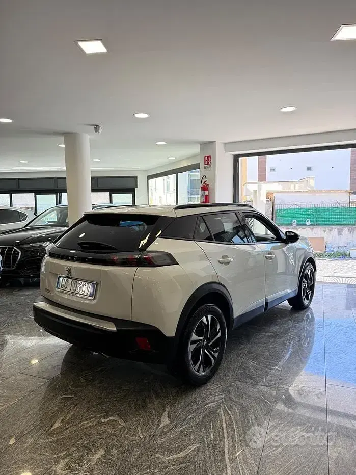 Usata Peugeot 2008 Allure 131 CV (96 kW) 2020 Bianco SUV