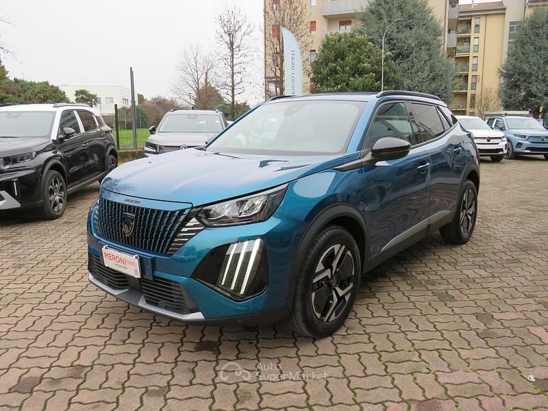 Usata Peugeot 2008 Allure 102 CV (75 kW) 2025 Blu/azzurro SUV