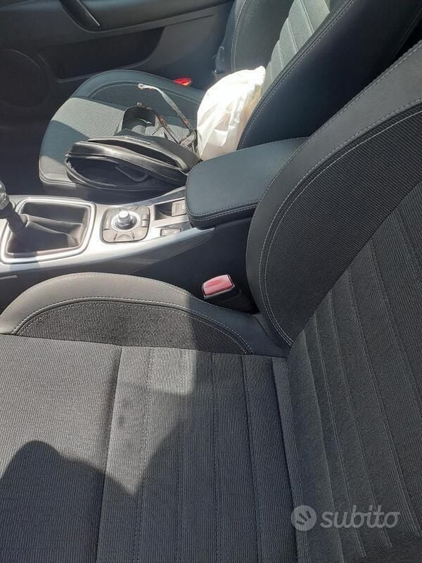 Usata Renault Laguna III 150 CV (110 kW) 2010 Nero Station wagon